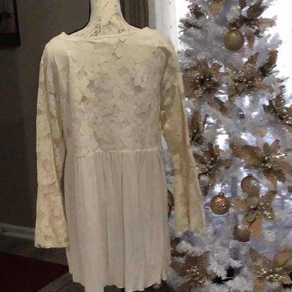 Lace yoke ivory tunic - Picture 4 of 6